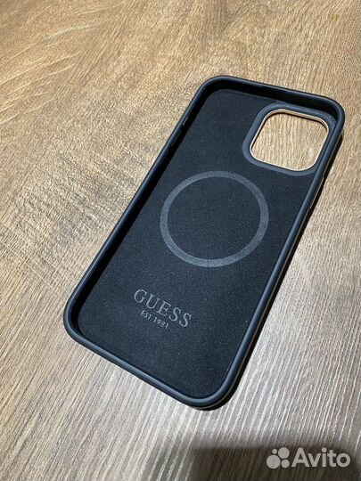 Чехол на iPhone 13 pro max guess