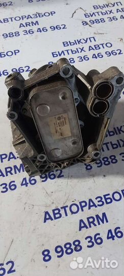 Корпус масляного фильтра на Volkswagen Phaeton