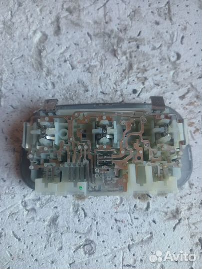 Центральный плафон салона Peugeot 408