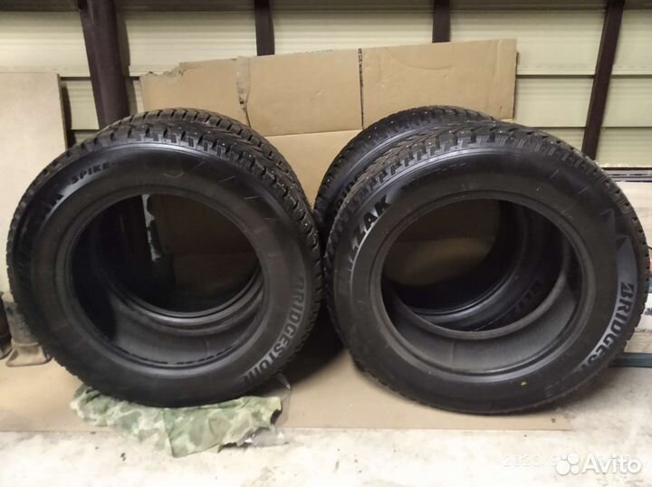 Bridgestone Blizzak Spike-01 225/65 R17 106T