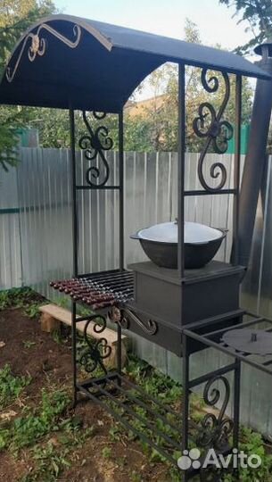 Мангал с крышей