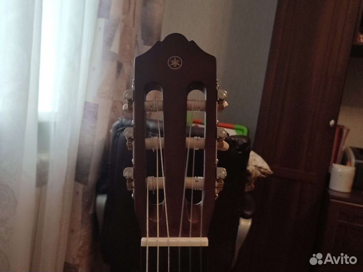 Классическая гитара yamaha c40 6-ти струнная