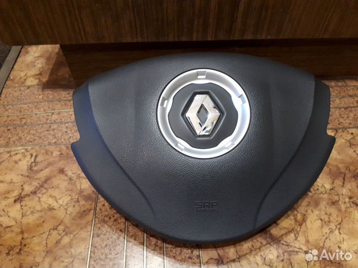 Подушка безопасности в руль Рено