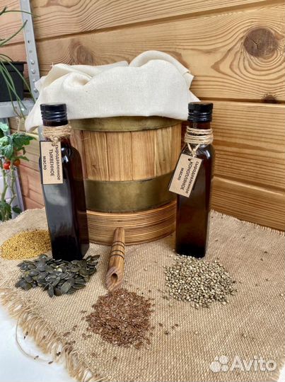 Сыродавленное настоящее живое масло из бочонка