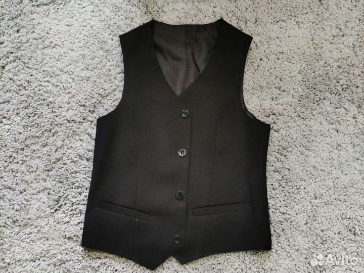 Жилетка и рубашка школьная