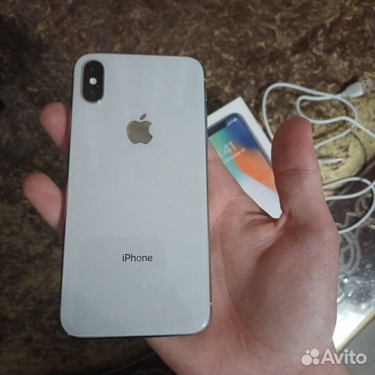 iPhone X, 64 ГБ