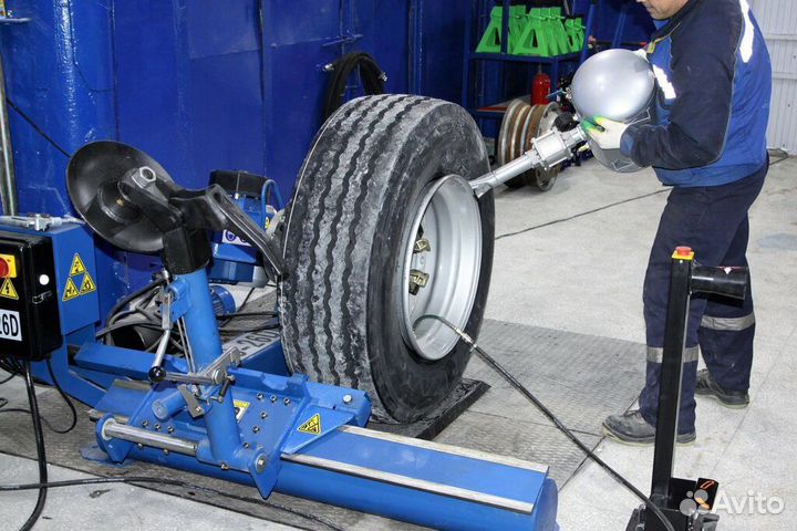 Шиномонтажник