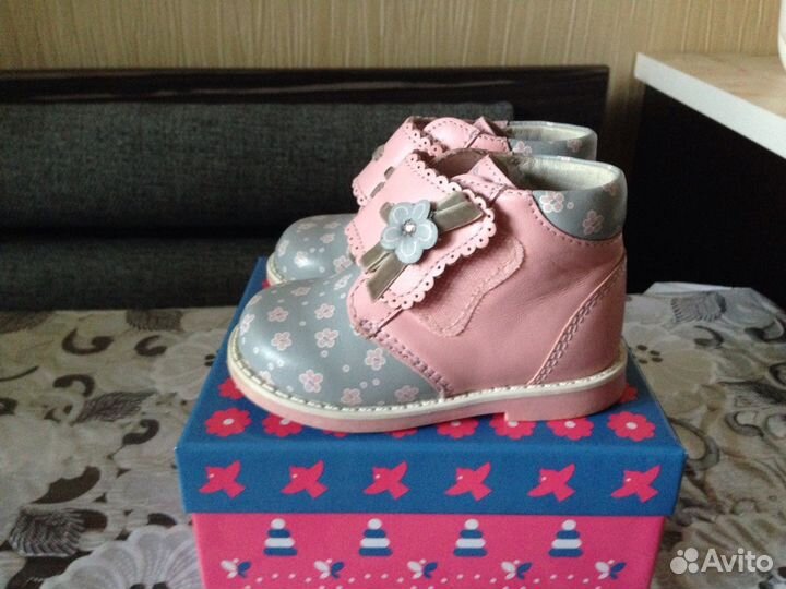 Ботинки для девочки