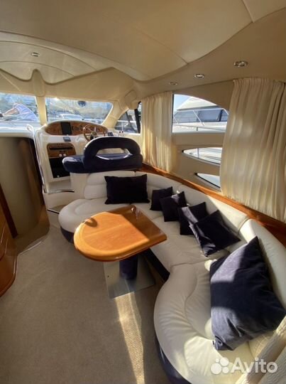 Аренда моторной яхты Azimut 39 в Геленджике