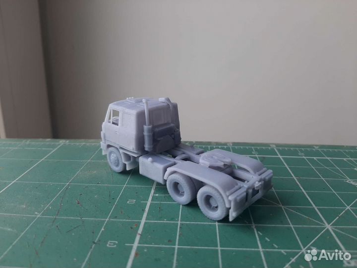 Сборная модель Татра 815 седельный тягач 1 87