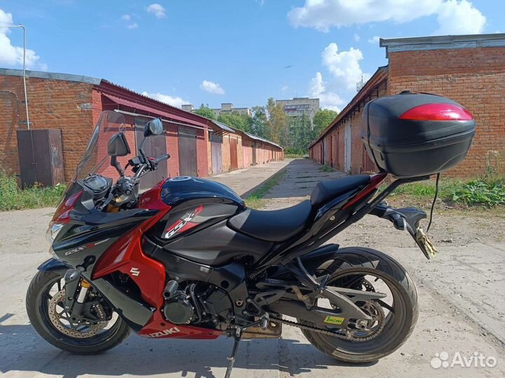 Продается мотоцикл suzuki GSX-S1000F