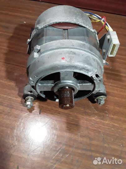 Двигататель стиральной машины