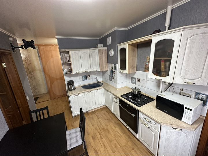 4-к. квартира, 73 м², 3/9 эт.