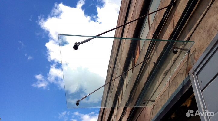 Навес из стекла