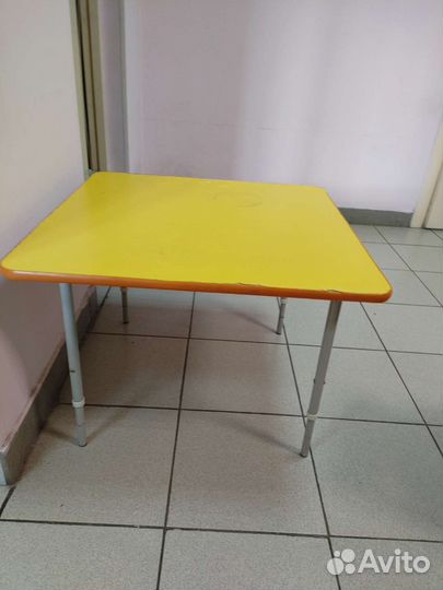 Детские столики со стульями