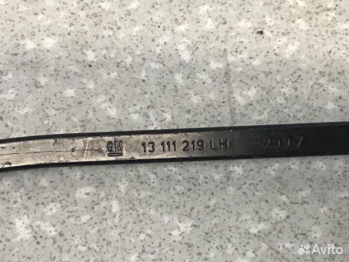 Поводок стеклоочистителя передний левый Opel Astra