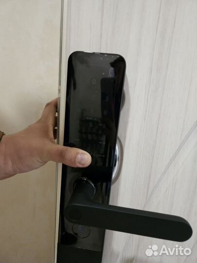 Вскрытие замков дверей автомобилей и сейфов