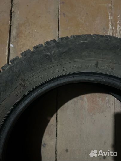 Gislaved ArcticControl 215/55 R16 и 215/55 R16 97T