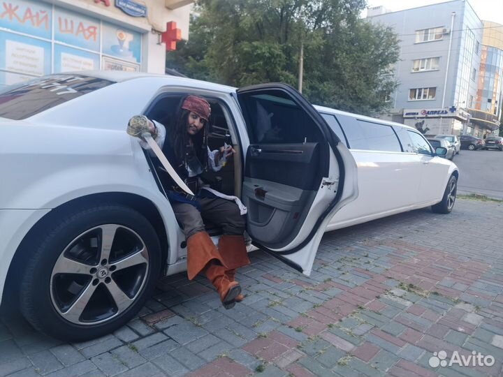 На лимузине в стриптиз бар трансфер бесплатно