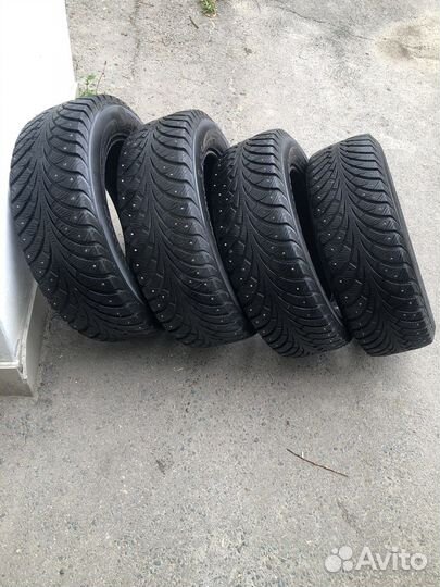 Sava Eskimo Stud 215/65 R16 98