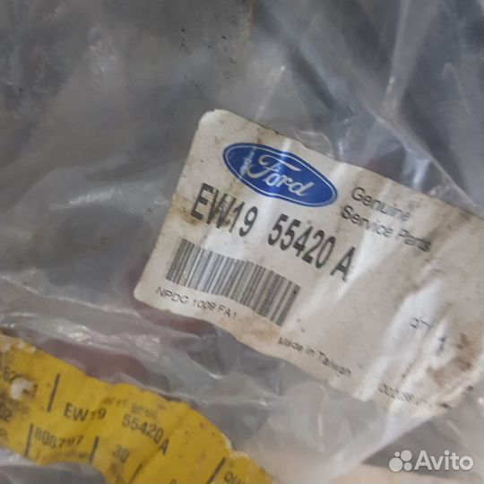 Накладка на торпедо Ford Escape EUR EW1955420A