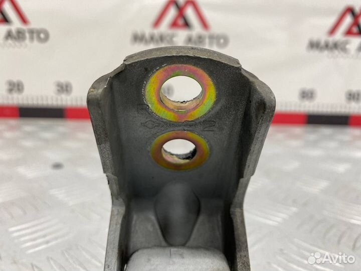 Б/У петля двери передний правый Nissan Teana J31