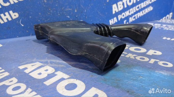 Воздуховод Ford Focus 2 седан 2006