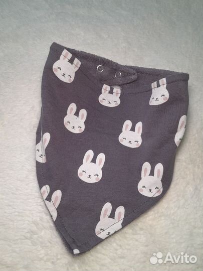 Слюнявчик нагрудник новый