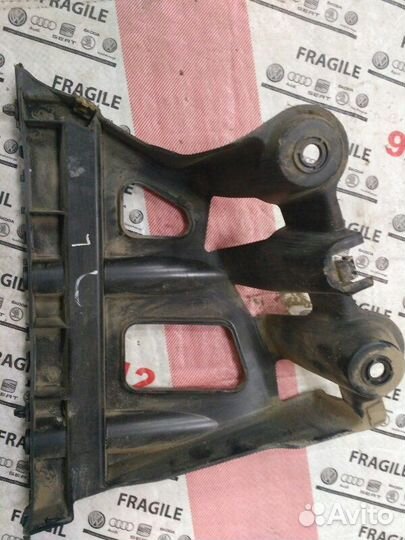 Кронштейн бампера задний левый Citroen C4 2 1.6