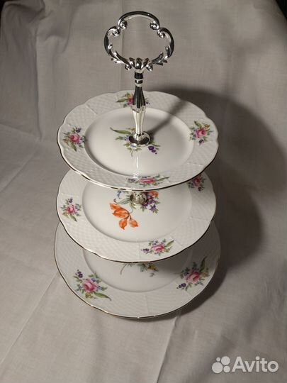 Горка (этажерка)фарфоровая