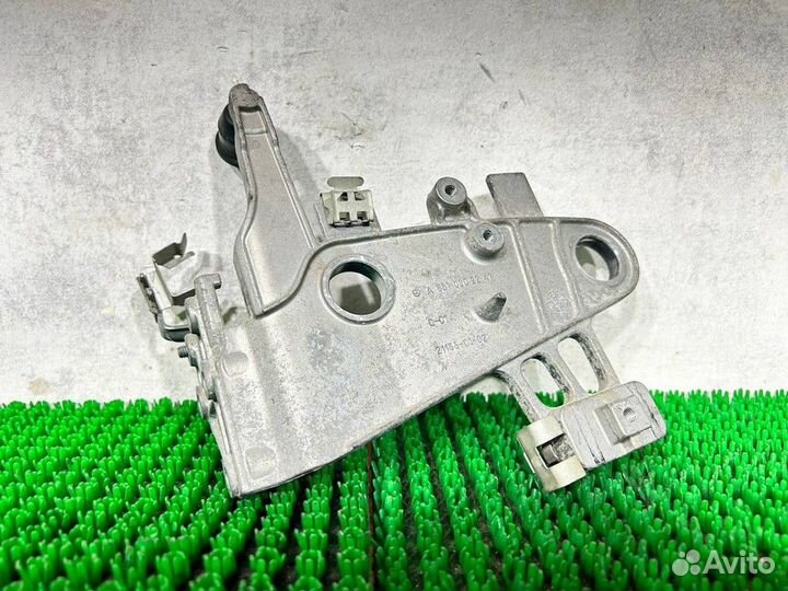 Кронштейн воздушного фильтра