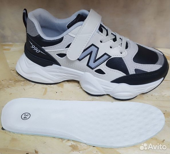 Кроссовки детские новые