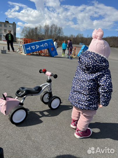 Беловел Puky Wutsch с корзинкой и звоночком