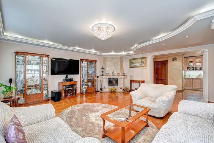 5-к. квартира, 210 м², 2/4 эт.