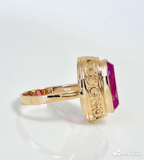 Золотое кольцо с корундом 583 проба