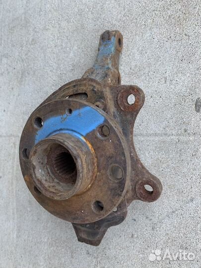 Поворотный кулак правый Opel Corsa C