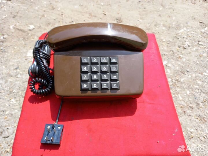 Телефоны кнопочные стационарные