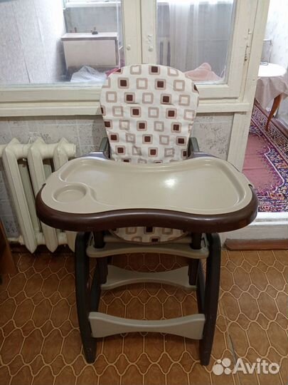 Стульчик для кормления