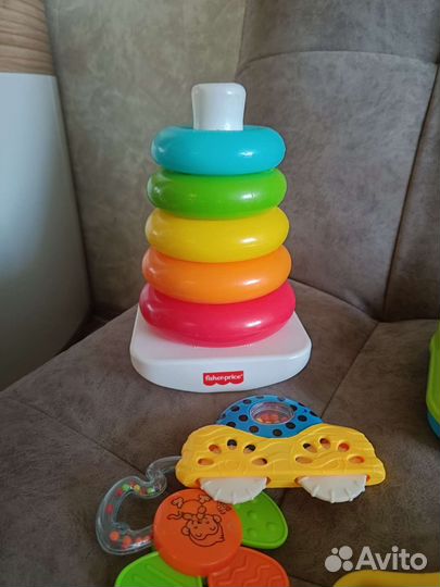 Развивающие игрушки для малышей пакетом