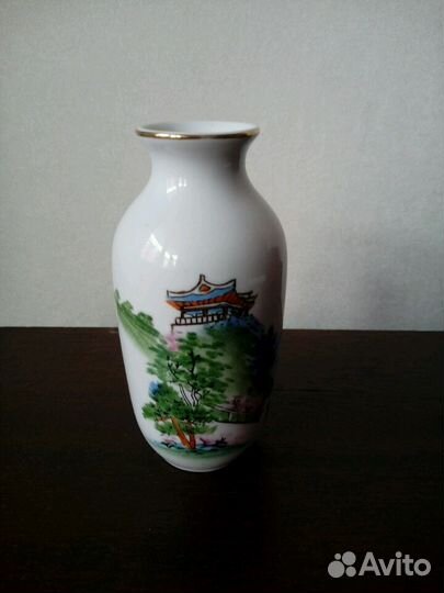 Ваза. Корея. Родина великого вождя. Ким. Ир. Сена