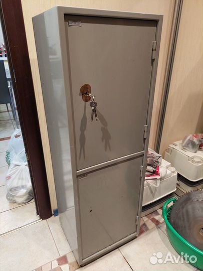 Шкаф металлический