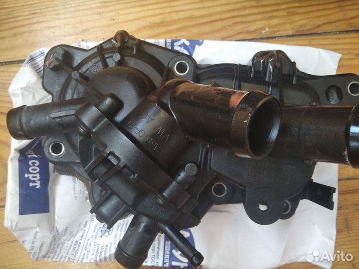 Помпа/насос охлаждения в сборе VAG