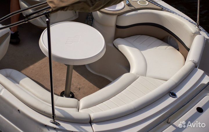 Круизный каютный катер four winns