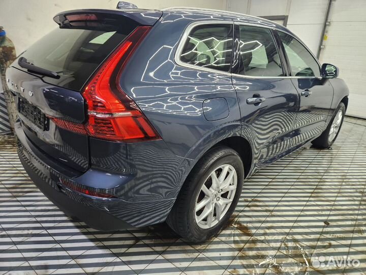 Volvo XC60 2.0 AT, 2020, битый, 18 000 км