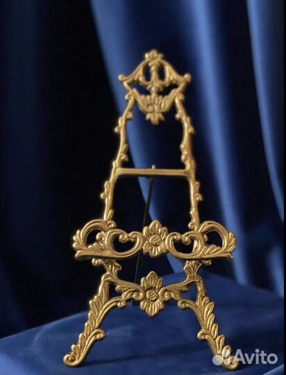 Латунная подставка для тарелок