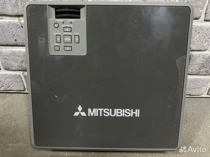 Проектор Mitsubishi Electric SL6U