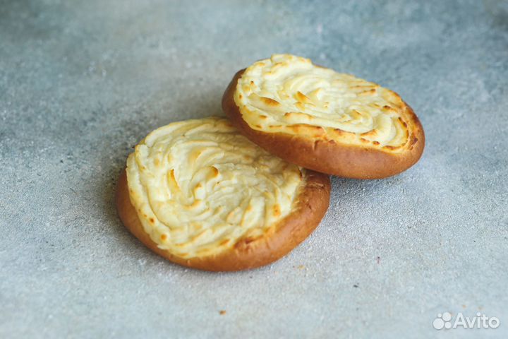 Кухонный работник в кулинарию