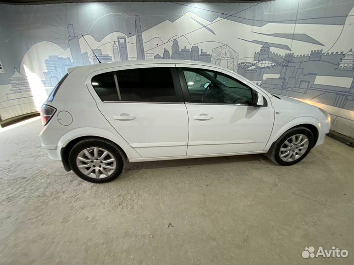 Opel Astra 1.6 МТ, 2013, 177 000 км