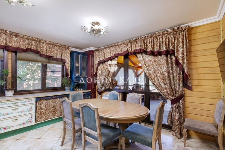 Коттедж 481 м² на участке 18 сот.