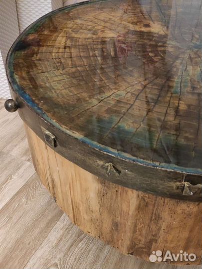 Столик из спила дерева на колёсах/смола/ковка